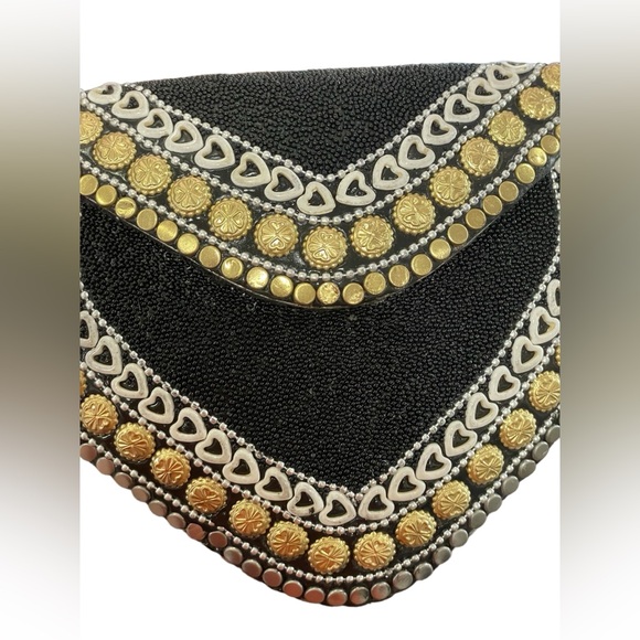 NEW RAMLA Heart Shaped Hardbody Clutch Crossbody Bag Black Silver Gold 6x8 - Picture 9 of 13